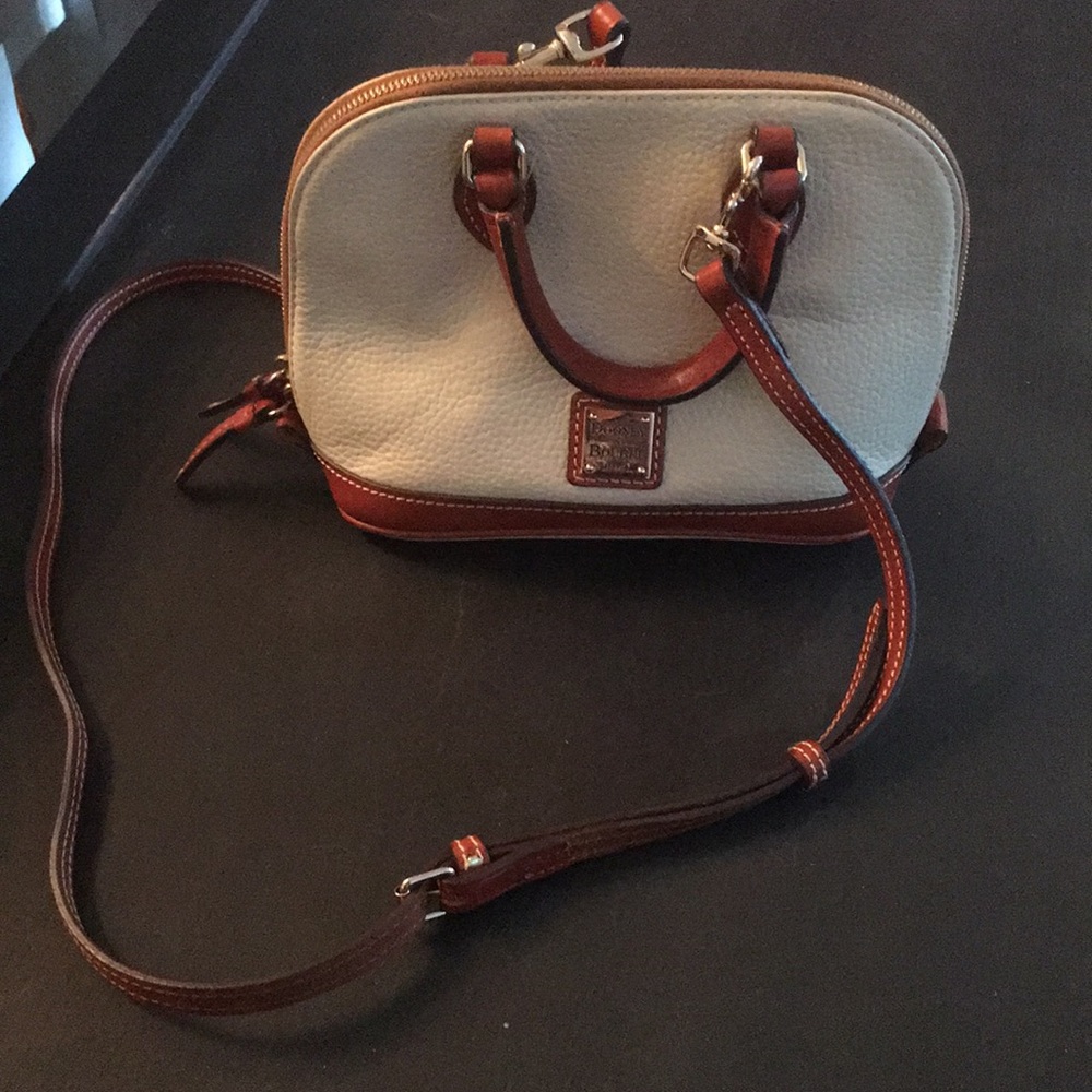Authentic Dooney & Bourke crossbody bag